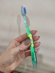 Зубная щетка Pierrot Ref.14 ортодонтическая Orthodontic Xtreme средняя (8411732000145) фото от покупателей 9
