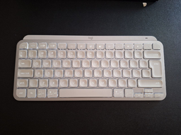 Клавіатура бездротова Logitech MX Keys Mini Wireless Illuminated UA Rose (920-010500) фото від покупців 6