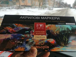 Акрилові маркери FaiArts набір 20 кольорів - універсальні маркери по тканині склу дереву та металу фото від покупців 5