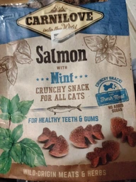 Лакомство для кошек Carnilove Crunchy Snack с лососем, мятой и свежим мясом 0.05 кг (8595602527175)