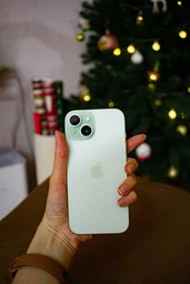 Мобильный телефон Apple iPhone 15 128GB Black (MTP03RX/A) фото от покупателей 3