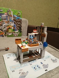 Дитячий конструктор Minecraft Гірська печера гра майнкрафт з LED підсвіткою ігровий набір з кубиків блоків фігурок тварин 587 деталей з печерою деревами лавою водою факелами та аксесуарами розвиваючий подарунок для творчості хлопчиків та дівчаток 66334 фото від покупців 12