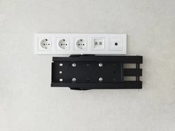 Кріплення для телевізора Charmount TV02T-R3 White кронштейн настінний 23-43" фото від покупців 3