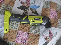 Универсальный резак Ryobi R18MT-0