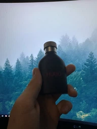 Hugo Boss Just Different туалетная вода для мужчин фото от покупателей 2