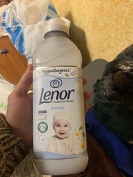 Кондиционер для белья Lenor Для чувствительной кожи 71 цикл стирки 1.491 л (8700216723985) фото от покупателей 8