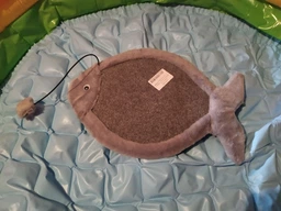 Дряпка-килимок Lucky Pet тканинна Карась, 30х44см фото від покупців 2