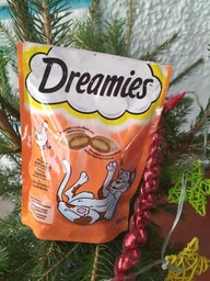 Упаковка лакомств для котов Dreamies с курицей 6 шт по 60 г (4008429037887)