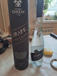 Закарпатский виноградный крепкий напиток Chateau Chizay Grape White Blend 0.5 л 42% в подарочной упаковке (4820001633788) фото от покупателей 1