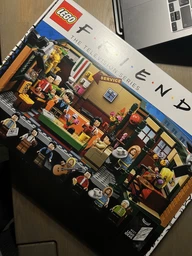 Конструктор LEGO Ideas Центральная кофейня 1070 деталей (21319)