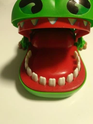 Игра детская настольная Qunxing toys "Крокодил-дантист" (2205) фото от покупателей 8