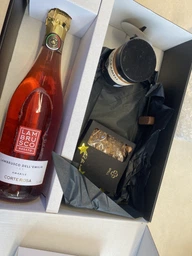 Набор с игристым вином Lambrusco "Сладкое рандеву" (4820207316348) фото от покупателей 1