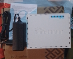 Маршрутизатор MikroTik hAP (RB951Ui-2nD) фото від покупців 1