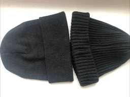 Шапка Levi's Slouchy Red Tab Beanie 223878-11-59 One Size Regular Black (7613325366817)