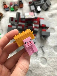 Конструктор Minecraft Битва за редстоун детский набор из блоков 542 детали с фигурками големов героев и розовой свинкой игра майнкрафт с инструментами для детей творческий набор для развития воображения подарок детям OnePro 70169