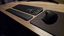 Підставка для зап'ястя до клавіатури Logitech MX Palm Rest Graphite фото від покупців 1