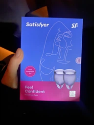 Набор менструальных чаш Satisfyer Feel Confident (lila), 15мл и 20мл, мешочек для хранения фото от покупателей 1