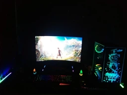 Геймерский игровой стол GameMax D140 Carbon фото от покупателей 6