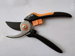 Плоскостной секатор Fiskars Solid P321 (1057162) фото от покупателей 8