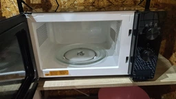Мікрохвильова піч WHIRLPOOL MWP 101 B фото від покупців 2