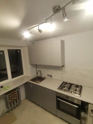 Мойка кухонная Lidz 50x50 см в комплекте с сушилкой, дозатором и гибким смесителем Lidz Vida нержавейка черная фото от покупателей 9