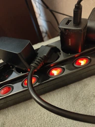 Сетевой фильтр электрический удлинитель с защитой бытовой Electraline универсальный с заземлением на 6 розеток 7 кнопок переноска 3х1мм 1.5 м белый (62503) фото от покупателей 12