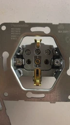 Розетка с заземлением Panasonic Arkedia Slim белая WNTC0202-2WH фото от покупателей 1