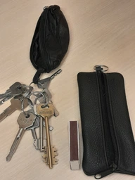 Ключниця шкіряна Shvigel leather-15310 Чорна фото від покупців 9