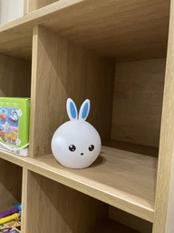 Детский силиконовый безопасный ночник ЗАЙЧИК Grant Rabbit Lamp, ночная LED лампа на аккумуляторе 5 цветов подсветки фото от покупателей 3