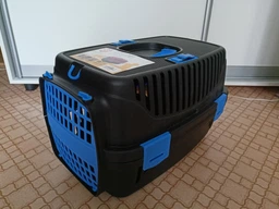 Переноска для котів та собак Plast'art 32.5х48х31 до 6 кг