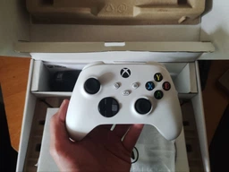 Ігрова консоль Microsoft Xbox Series S 512GB (White) фото від покупців 9