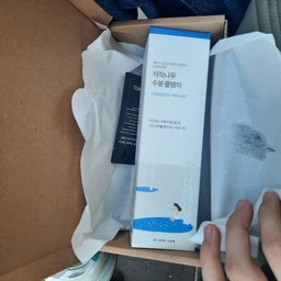 Birch Juice Moisturizing Cleanser Зволожуючий гель для очищення шкіри з березовим соком Round lab 150ml