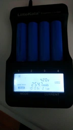 Аккумулятор Vipow 18650 Li-Ion ICR18650 TipTop, 2000 мАч, 3.7V 1 шт Blue (ICR18650-2000mAhTT) фото от покупателей 3