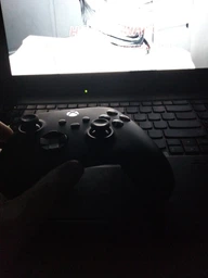 Геймпад Microsoft Xbox Series X | S Wireless Controller Pulse Red (QAU-00012) фото від покупців 6