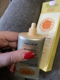 Легкий сонцезахисний крем 3W Clinic Intensive Uv Sunblock Cream SPF50+ PA+++ 70мл фото від покупців 3