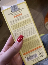 Легкий сонцезахисний крем 3W Clinic Intensive Uv Sunblock Cream SPF50+ PA+++ 70мл фото від покупців 2