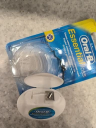 Зубная нить Oral-B Essential Мятная 50 м (5010622005029/3014260280772) фото от покупателей 15