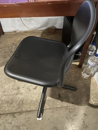 Крісло офісне обертове IKEA SMÄLLEN 005.034.35 фото від покупців 3