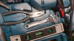 Ударная дрель Bosch GSB 600 + набор оснастки и ручных инструментов (100 шт.) (06011A0321) фото от покупателей 3