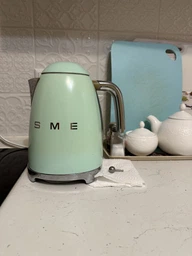 Электрочайник Smeg KLF03RDEU