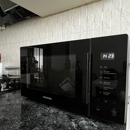 Микроволновая печь SAMSUNG Bespoke MS23T5018AK/UA фото от покупателей 8