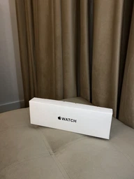 Смарт-годинник Apple Watch SE (2023) GPS 40mm Starlight Aluminium Case with Starlight Sport Band - M/L (MR9V3QP/A) фото від покупців 3