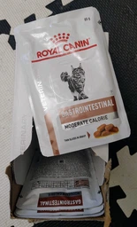 Корм Royal Canin Gastrointestinal Moderate Calorie Feline Pouches вологий для котів із захворюваннями ШКТ 85 гр фото від покупців 1