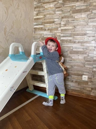 Гірка для катання дітей, дитяча пластикова гірка "Долоні" м'ятно-кремова 0140/18 фото від покупців 11