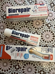 Зубная щетка BioRepair Совершенная чистка Мягкая для чувствительных зубов Красная (8017331060117_red) фото от покупателей 3