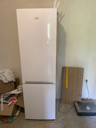 Холодильник Beko RCNA305K20W