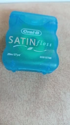 Зубна нитка Oral-B Satin Floss 25 м (5010622018258/5010622017947) фото від покупців 1