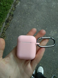 Силиконовый чехол для AirPods 1/2 с карабином Black (черный) фото от покупателей 5