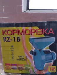 Зернодробилка корморезка кормоизмельчитель EUROAQUA KZ- 1B 2,5кВт мельница для зерна и початков кукурузы