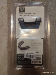Капа для боксу Everlast Evershield Single Mouth Guard (722420-71-84) Uni T UNI Black/Red (009283574642) фото від покупців 1